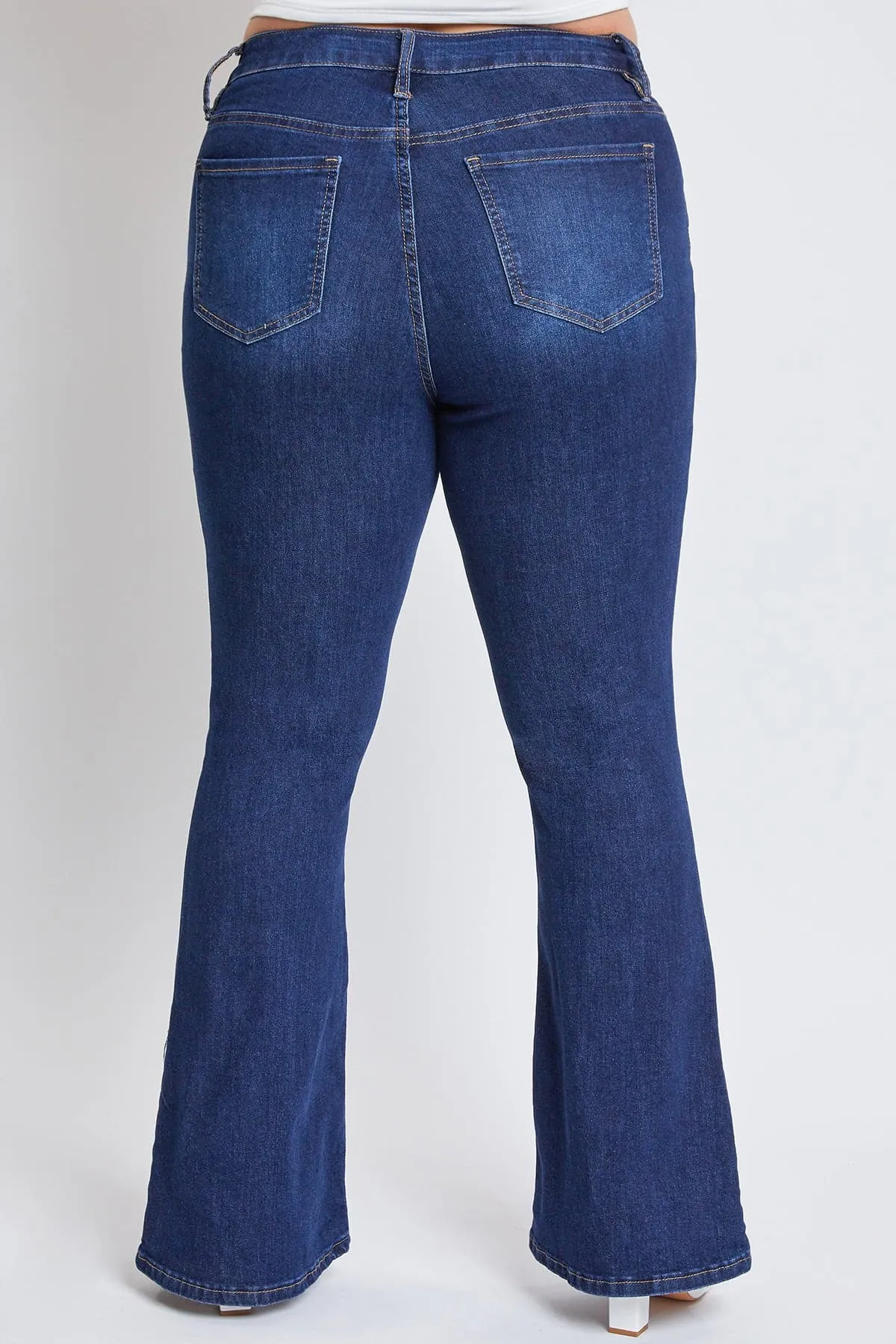 Women's Plus Size Basic Flare Jeans