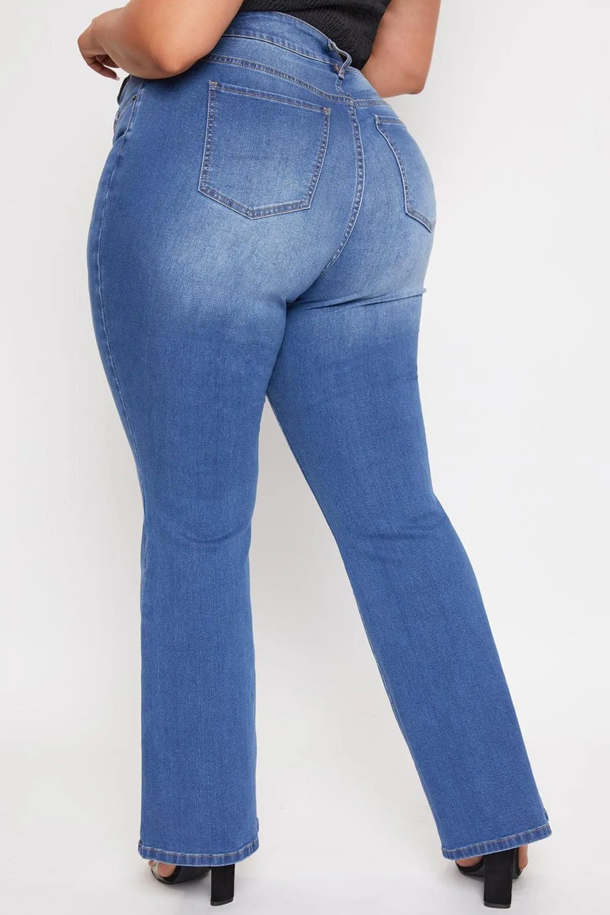 Women's Plus Size Basic Flare Jeans