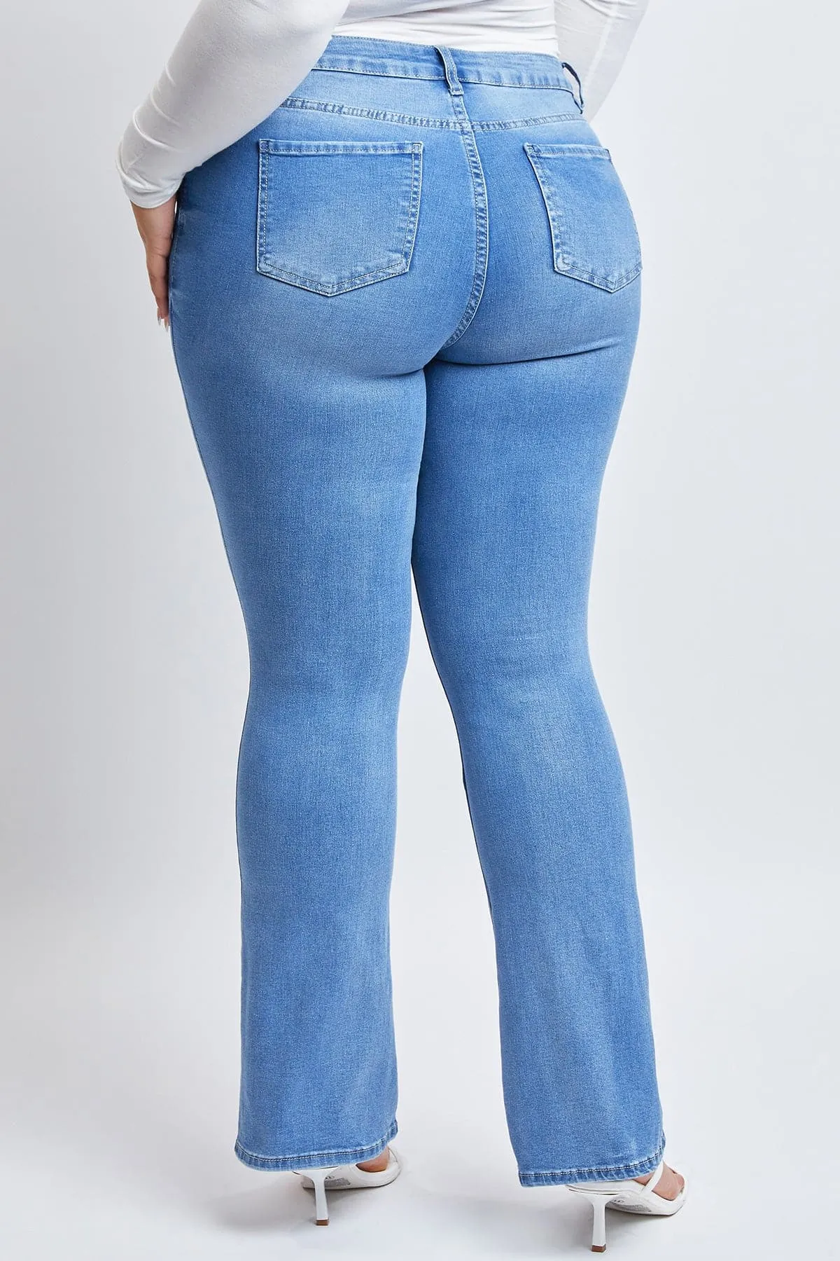 Women's Plus Size Basic Flare Jeans